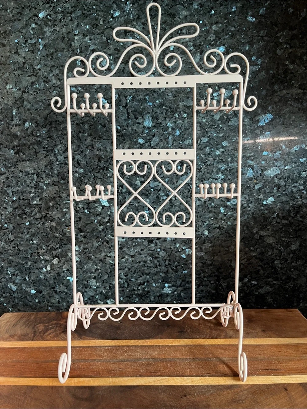 Pink Metal Jewelry Organizer Stand